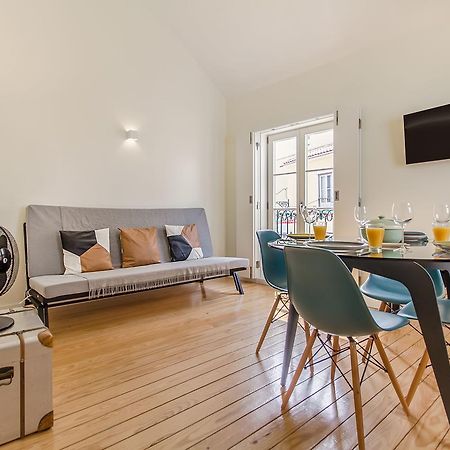 Design Apartment In Typical Alfama Lisbon Bagian luar foto