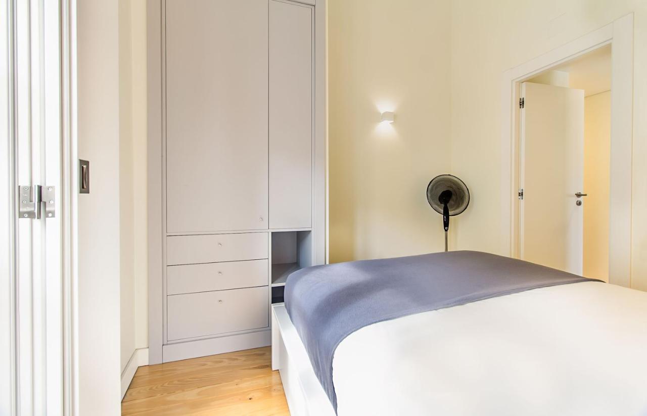 Design Apartment In Typical Alfama Lisbon Bagian luar foto