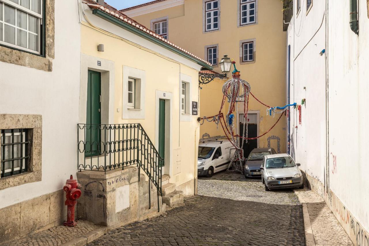 Design Apartment In Typical Alfama Lisbon Bagian luar foto