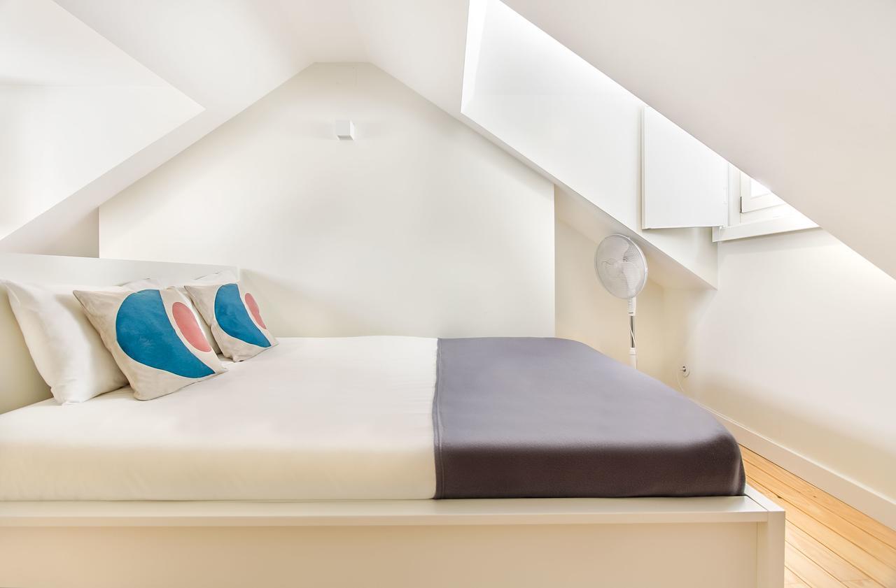 Design Apartment In Typical Alfama Lisbon Bagian luar foto