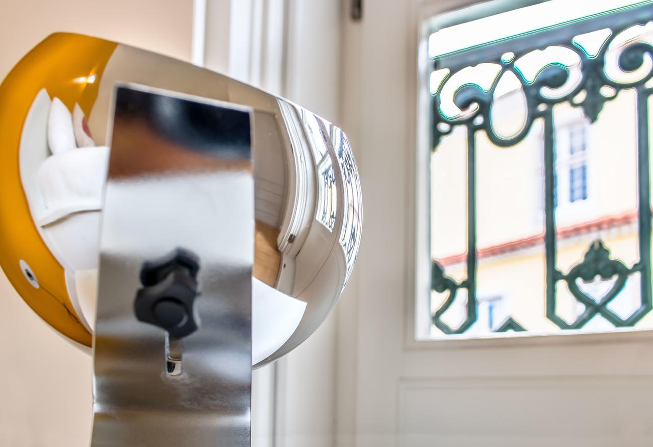 Design Apartment In Typical Alfama Lisbon Bagian luar foto