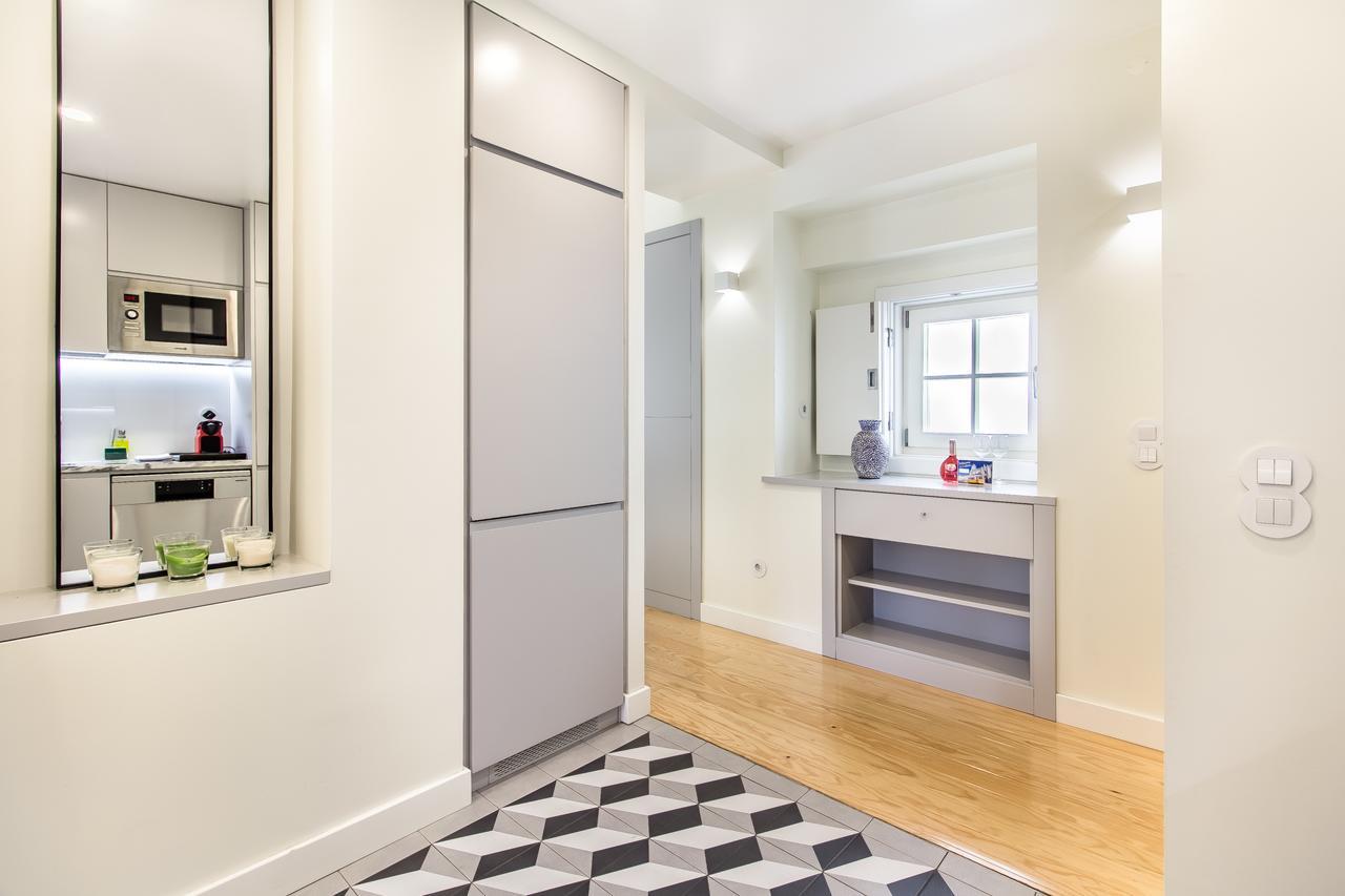 Design Apartment In Typical Alfama Lisbon Bagian luar foto