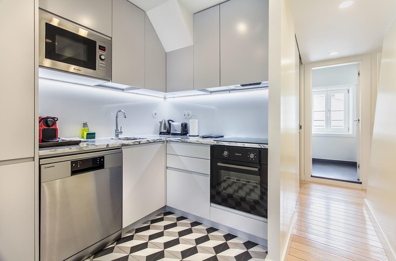 Design Apartment In Typical Alfama Lisbon Bagian luar foto
