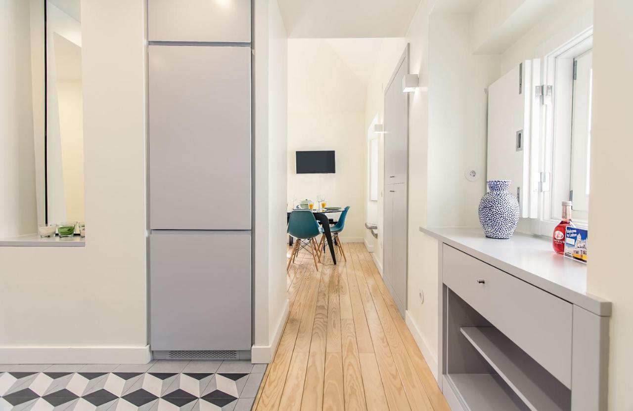 Design Apartment In Typical Alfama Lisbon Bagian luar foto