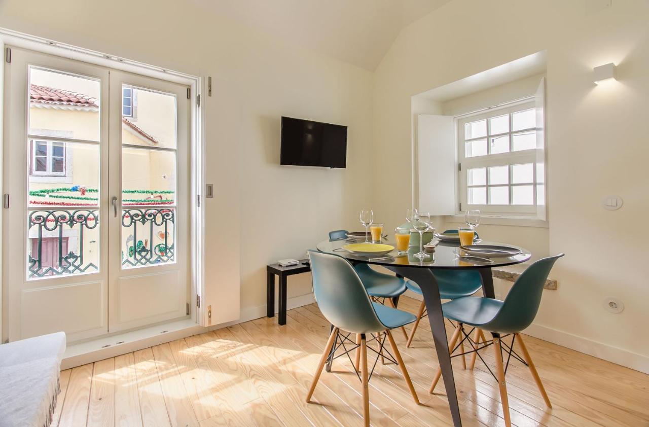 Design Apartment In Typical Alfama Lisbon Bagian luar foto